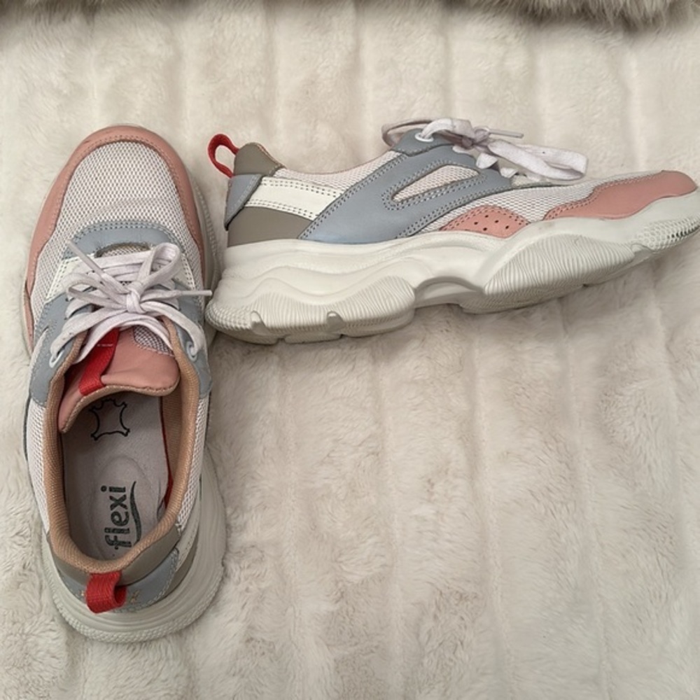Flexi Sneakers size 7